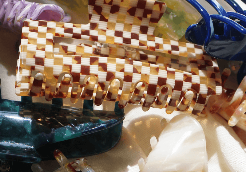 Hair Claws: The 90s Trend We Can't Get Enough Of - Orelia London