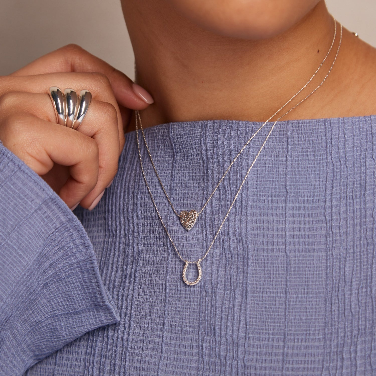 Molten Thread Through Heart Collar Necklace Silver