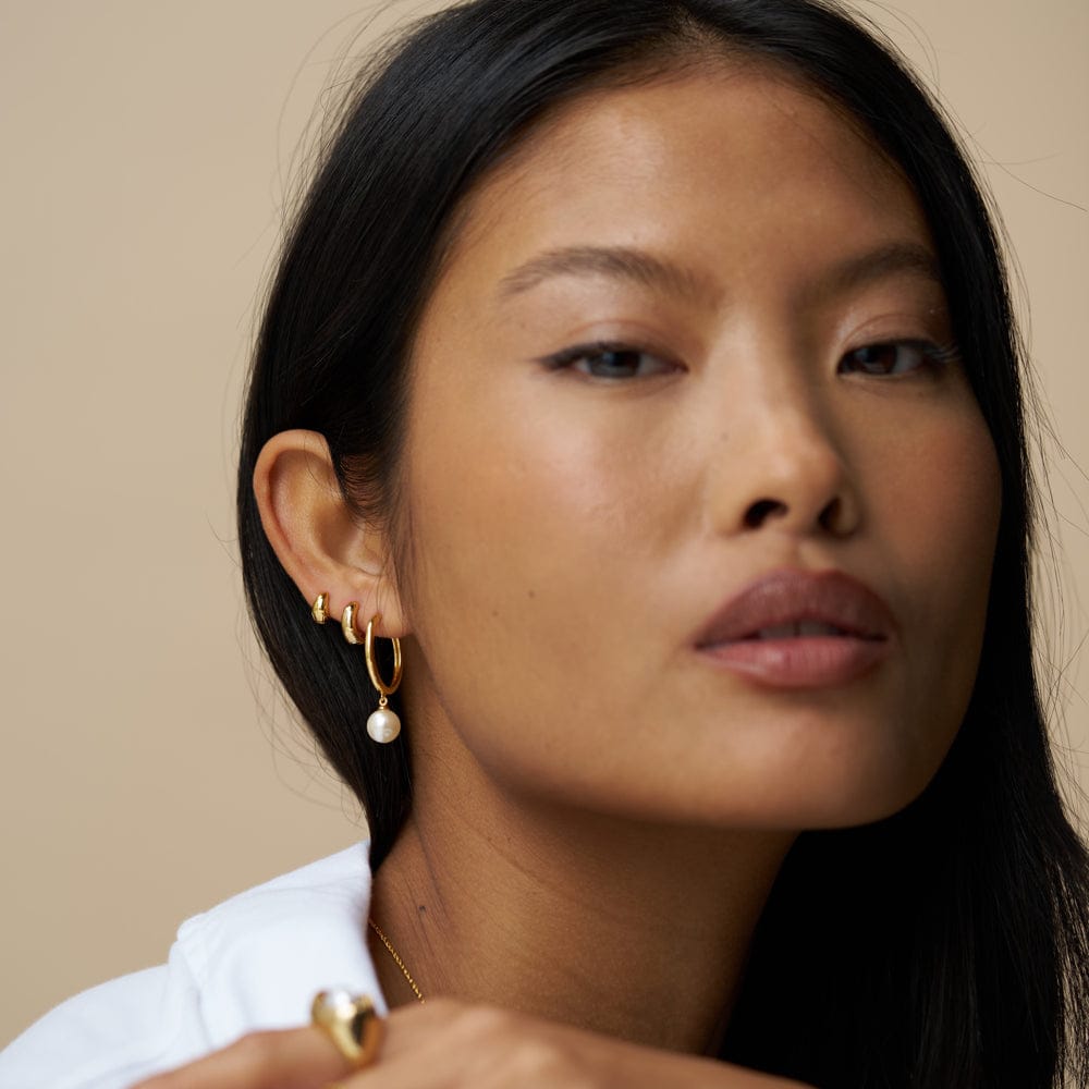 Mid-Size Hoop ONE Pearl Drop Mid-Size Hoop Earrings Orelia Jewellery