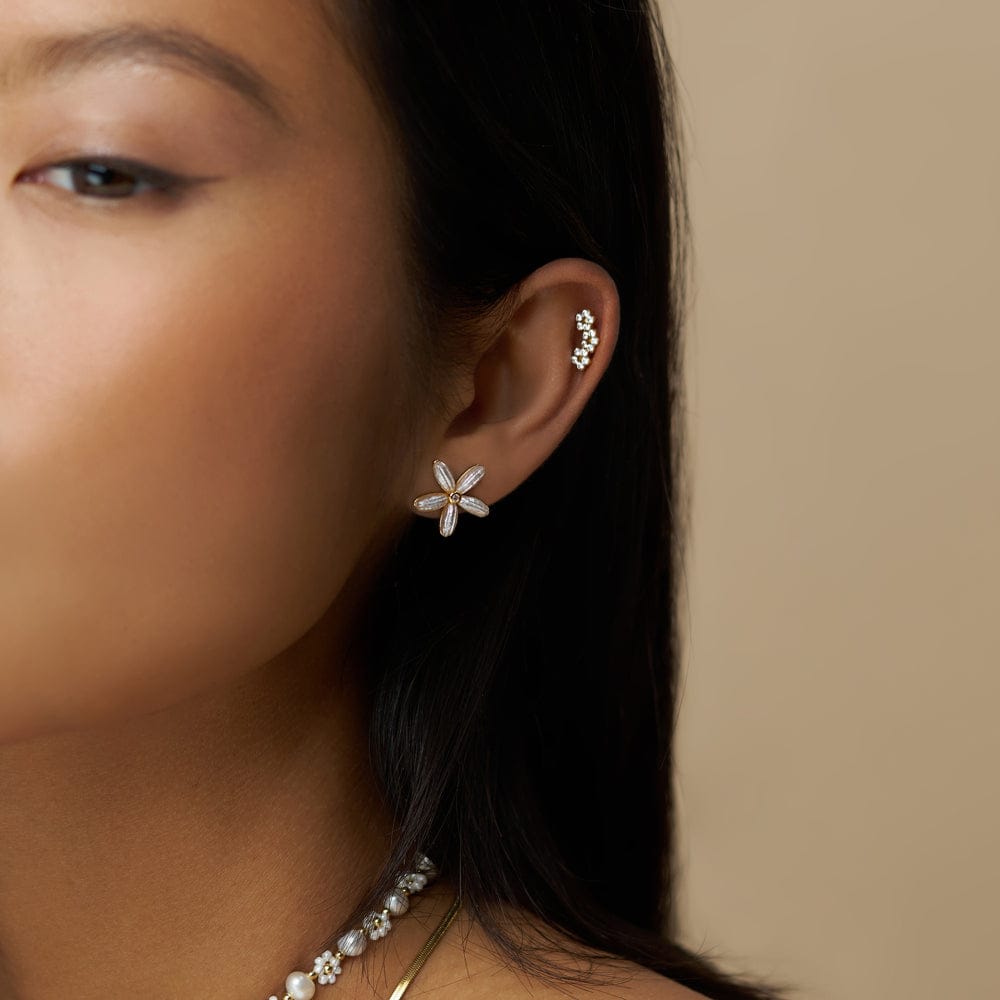 Post Piercing ONE Curved Crystal Flower Labret Orelia Jewellery