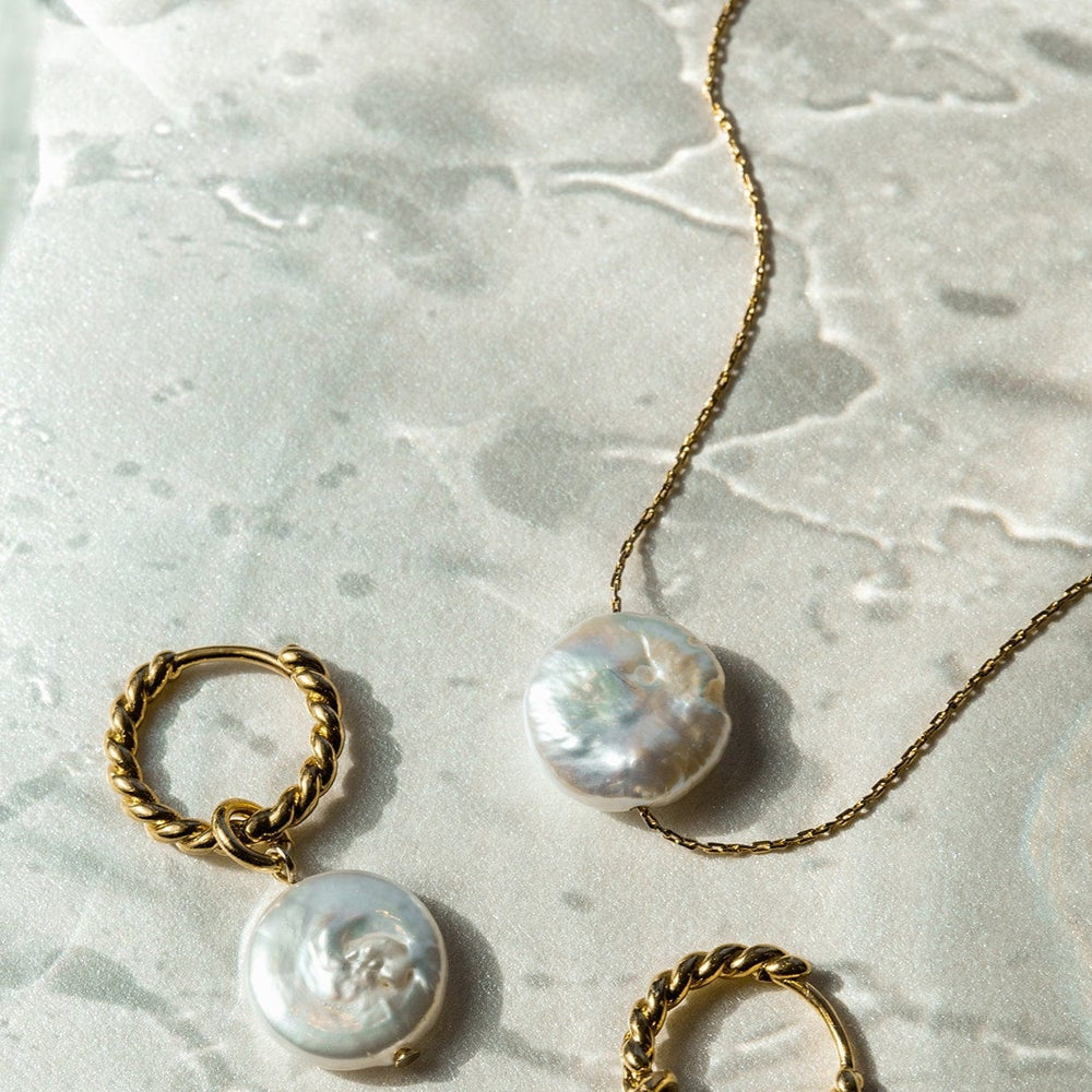 Short Necklaces Stationed Flat Pearl Collar Necklace - Gold Orelia Jewellery