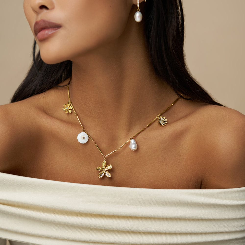 Statement Necklace ONE Statement Flower & Pearl Charm Necklace Orelia Jewellery