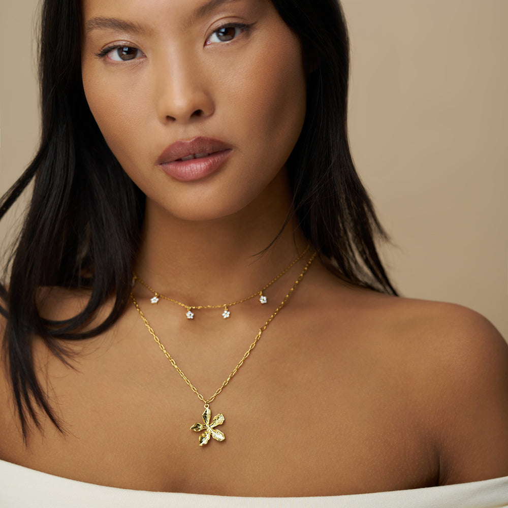 Statement Necklace ONE Statement Metal Flower Necklace Orelia Jewellery