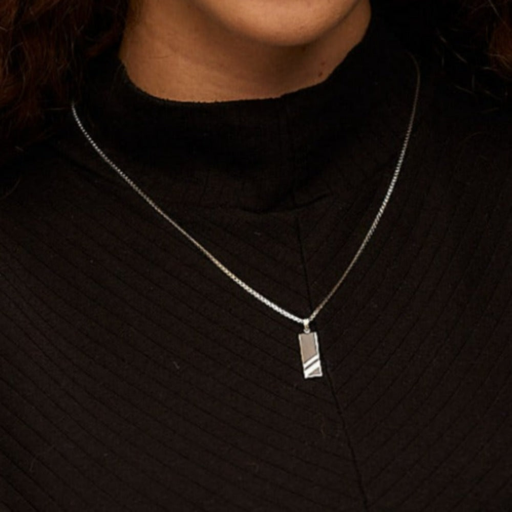 Signature bar outlet necklace