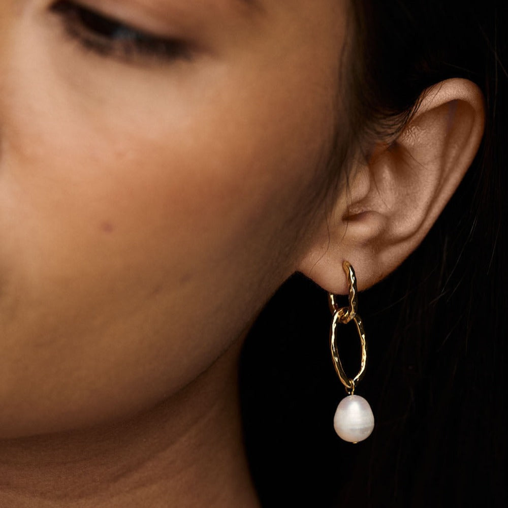 Organic top pearl earrings