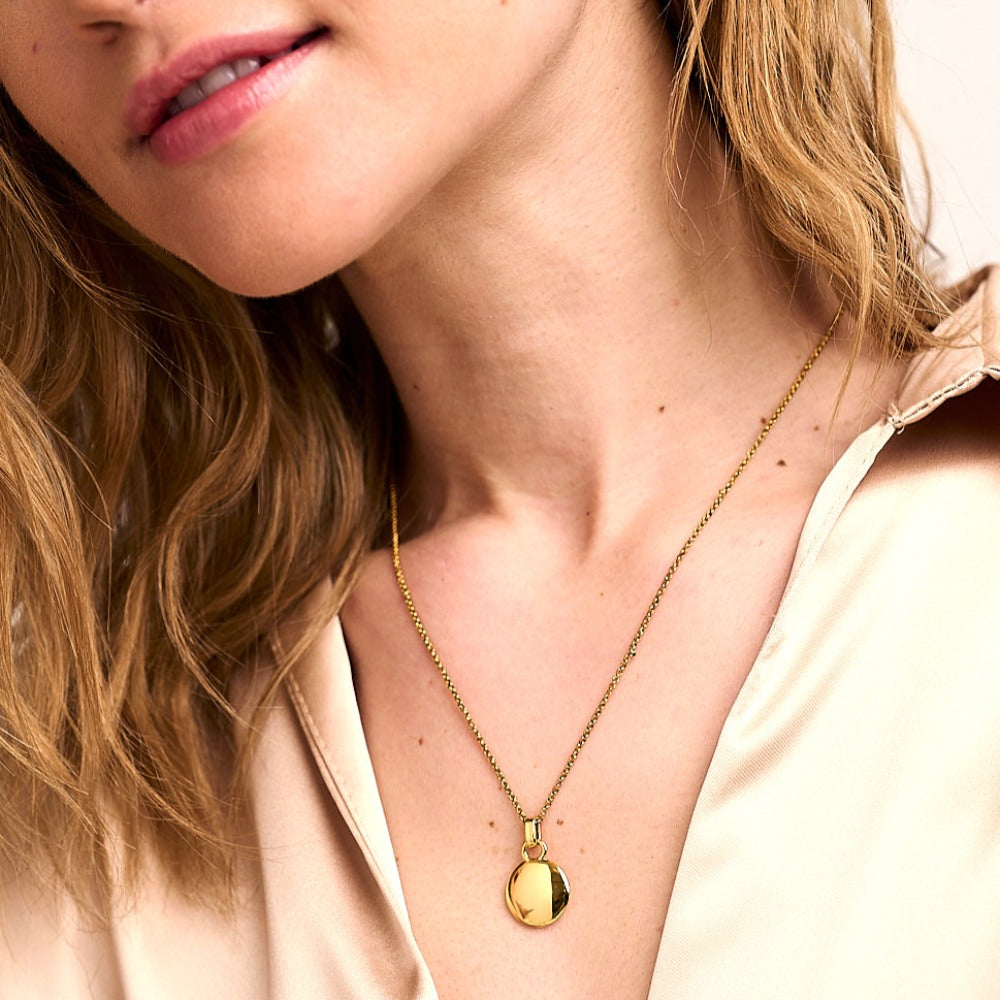 Women's outlet disc necklace
