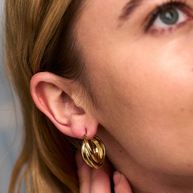 Interlocking Hoop Earrings Gold